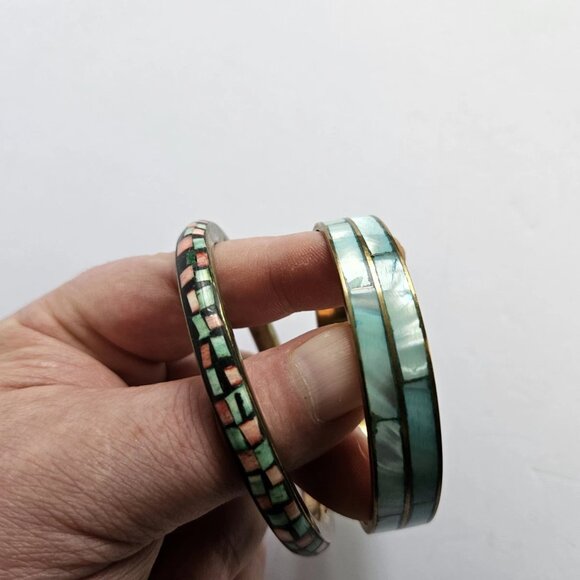 BOHO Vtg Handmade Inlayed Multicolor Bangle Bracelets Blue Red Green 2.5" - Picture 5 of 10